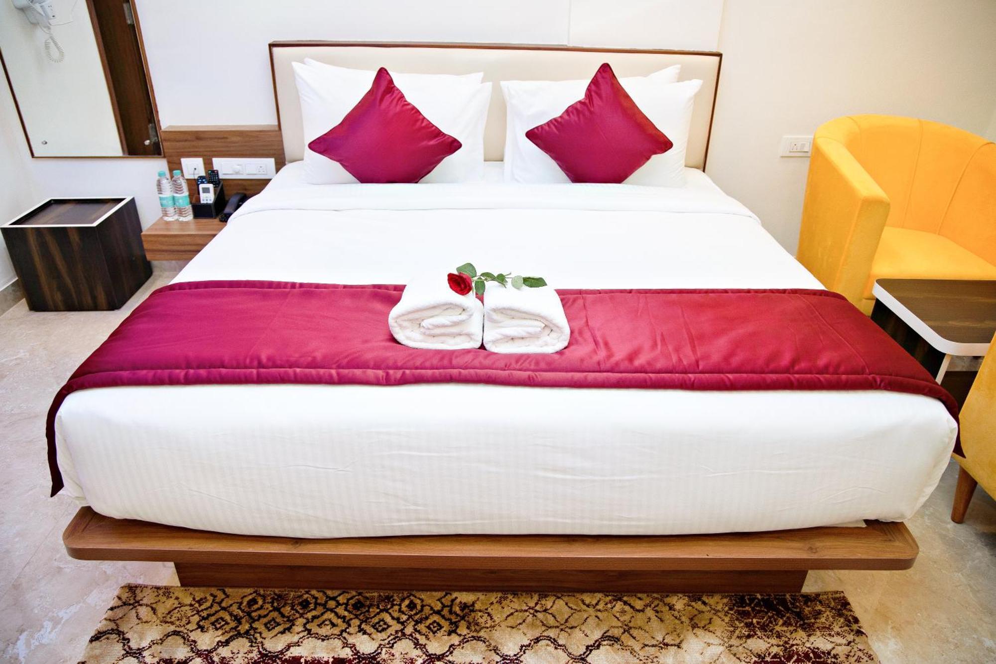 Villa Grand Hotel Near Kempegowda International Airport Devanahalli Bagian luar foto
