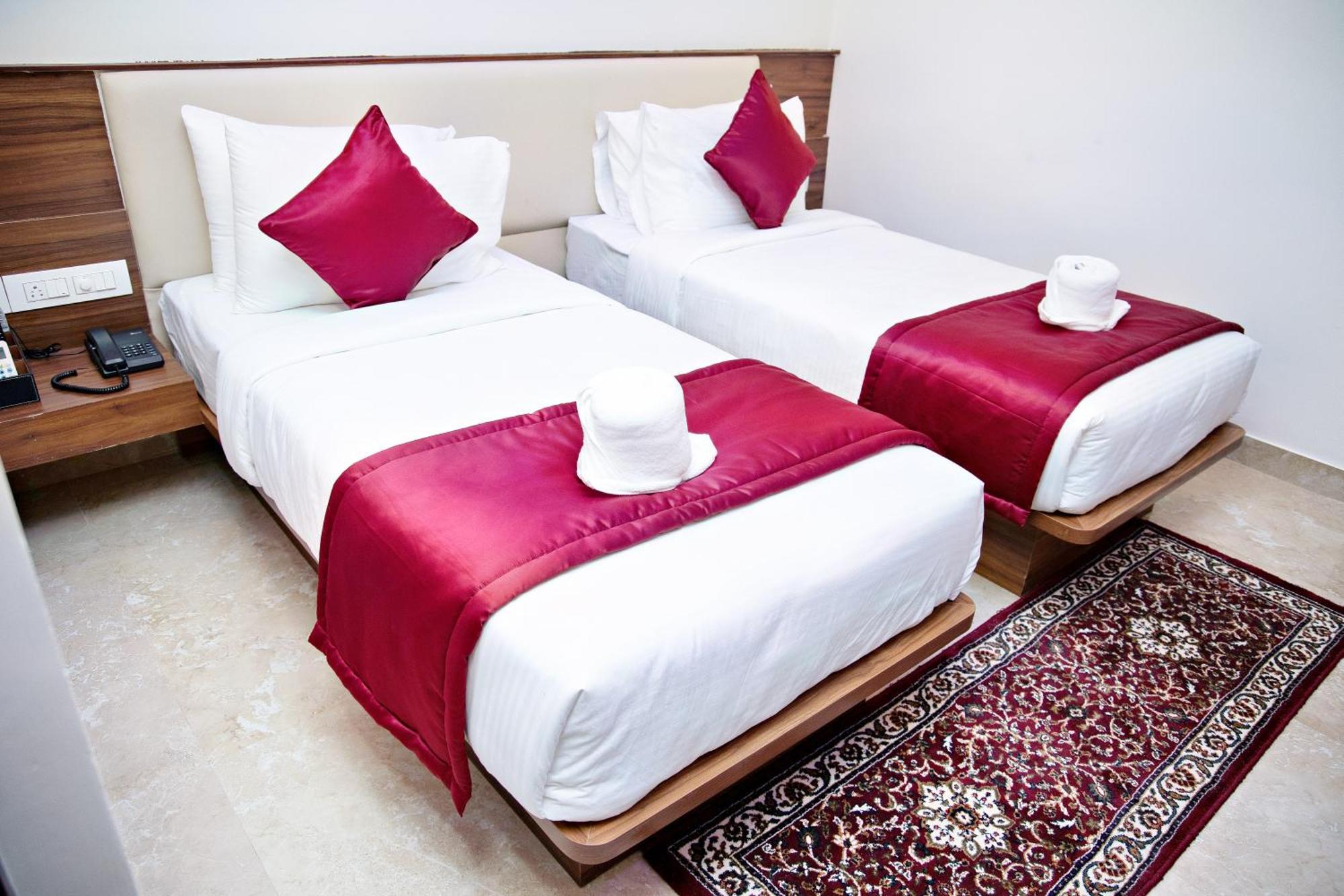 Villa Grand Hotel Near Kempegowda International Airport Devanahalli Bagian luar foto